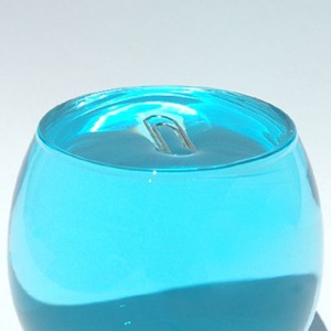 Büroklammer schwimmt - Oberflächenspannung Seifenblasen