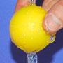 Coanda Effekt mit Ball und Wasser demonstriert