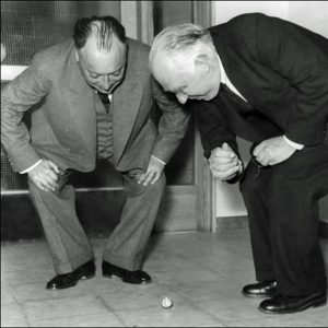 Nils Bohr und Wolfgang Pauli und der Umkehrkreisel